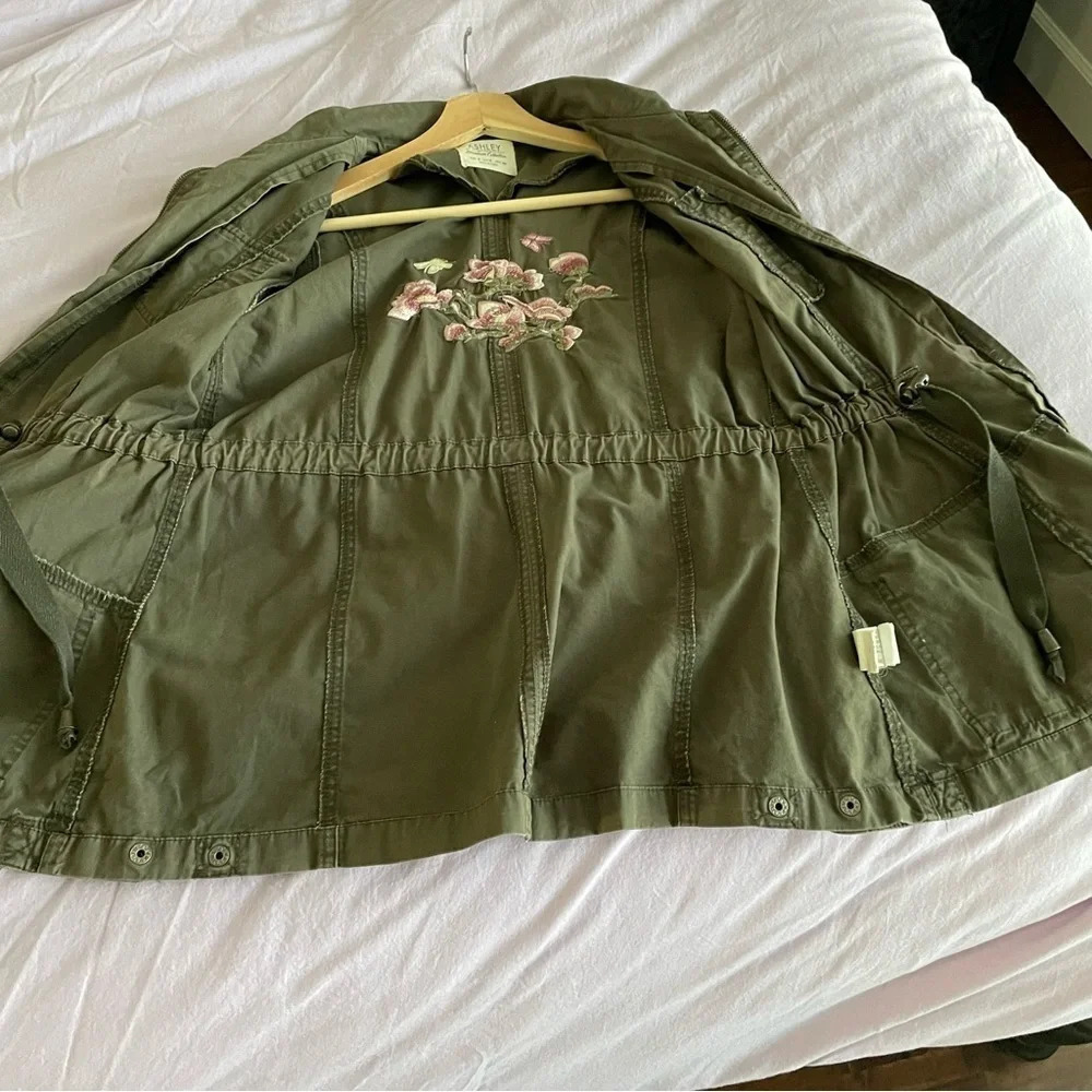 Army Green Jacket W/ Pink Flower Embroidery Small Boho Grunge 90’s Y2K - Picture 8 of 14
